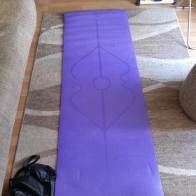 TPE Yoga Mat with Position Line Non Slip Carpet Mat For Beginners 1830*610*6mm photo review