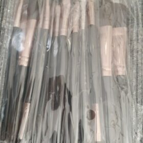 MAANGE 18 Pcs Premium Synthetic Makeup Brush photo review