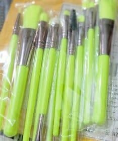 MAANGE 18 Pcs Premium Synthetic Makeup Brush photo review