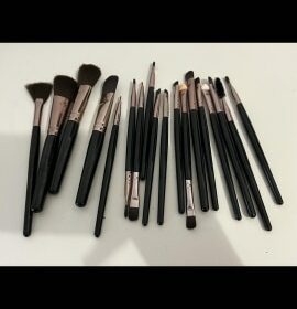 MAANGE 18 Pcs Premium Synthetic Makeup Brush photo review